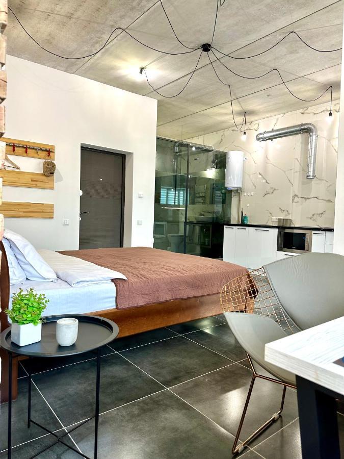 Designer Apartments In The City Center 리우네 외부 사진