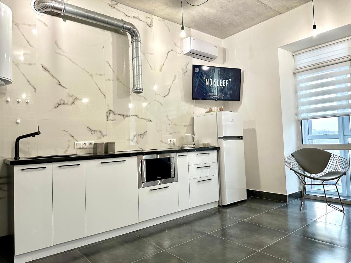 Designer Apartments In The City Center 리우네 외부 사진