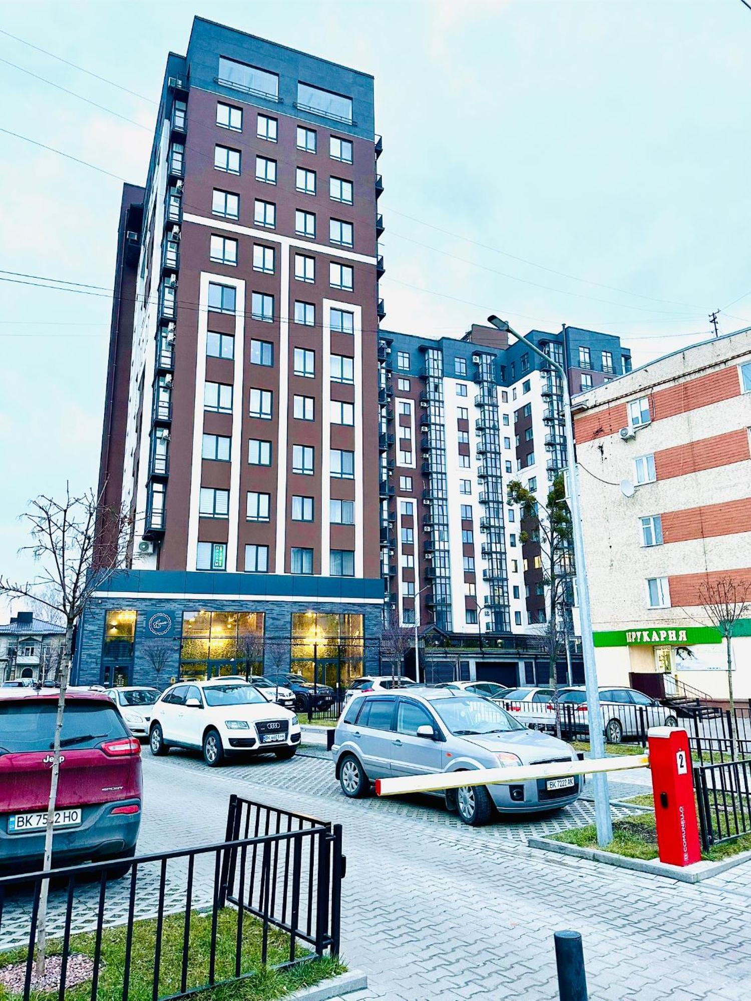 Designer Apartments In The City Center 리우네 외부 사진