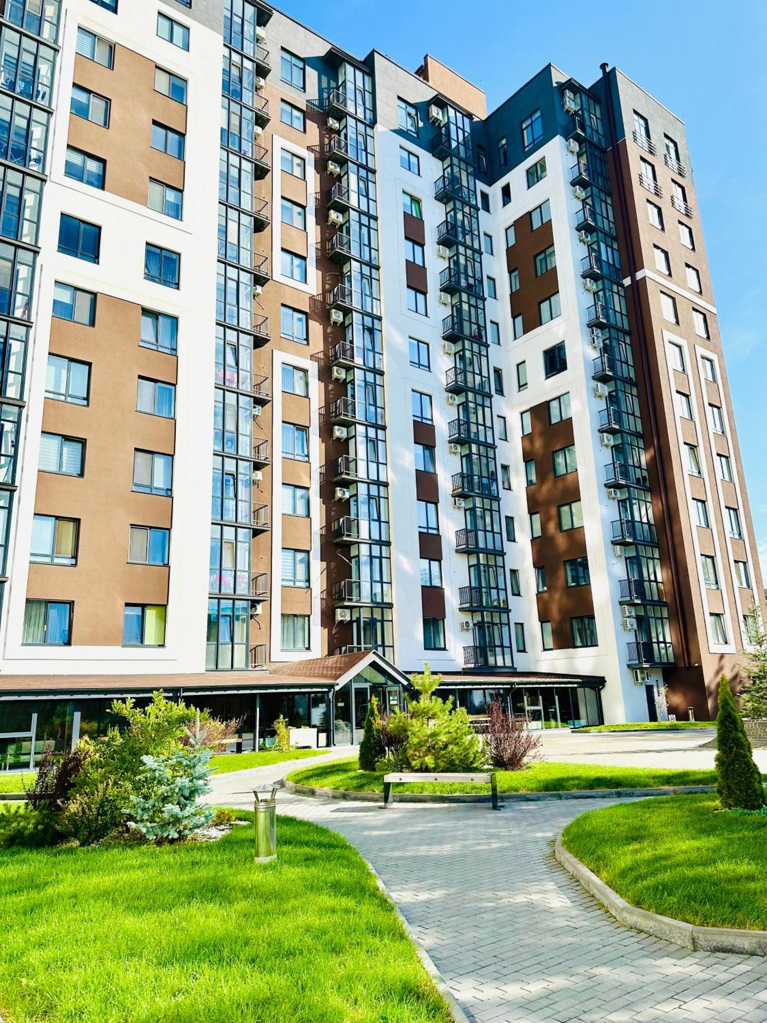 Designer Apartments In The City Center 리우네 외부 사진